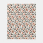 Creme-Blume mit grauen Blätter auf einem hellgraue Fleecedecke (Vorderseite)