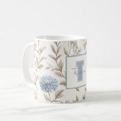 Creme Braun Blaue Blumen Monogramm Anfangsname Kaffeetasse (Vorderseite Links)