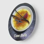 Creme brulae auf Tonschiefer mit Himbeere und Vani Große Wanduhr (Winkel)