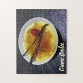 Creme brulae auf Tonschiefer mit Himbeere und Vani Puzzle (Vertikal)