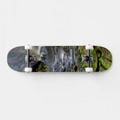 Creme fließt durch den Wald Skateboard (Horizontal)