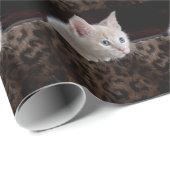 Creme Kitten mit schönen blauen Augen Geschenkpapier (Rolleneckpunkt)