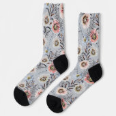 Creme, krorale Blume auf hellgrau Socken (Linkes Detail)