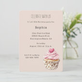 Creme Rosa Herz Cupcake Leopard Geburtstag Einladung (Stehend Vorderseite)
