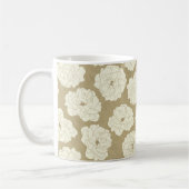 Creme Rose auf Golden Beige - nahtlos. Kaffeetasse (Links)