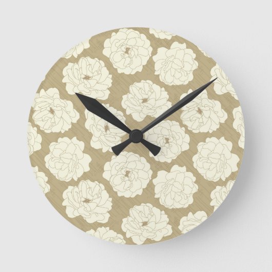 Creme Rose auf Golden Beige - nahtlos. Runde Wanduhr (Vorderseite)