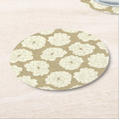 Creme Rose auf Golden Beige - nahtlos. Runder Pappuntersetzer (Angewinkelt)