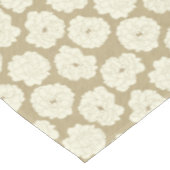 Creme Rose auf Golden Beige - nahtlos. Tischdecke (Schrägansicht)