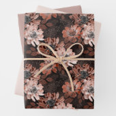 Creme, Teracote-Blume auf dunkelbraunem Hintergrun Geschenkpapier Set (Beispiel)