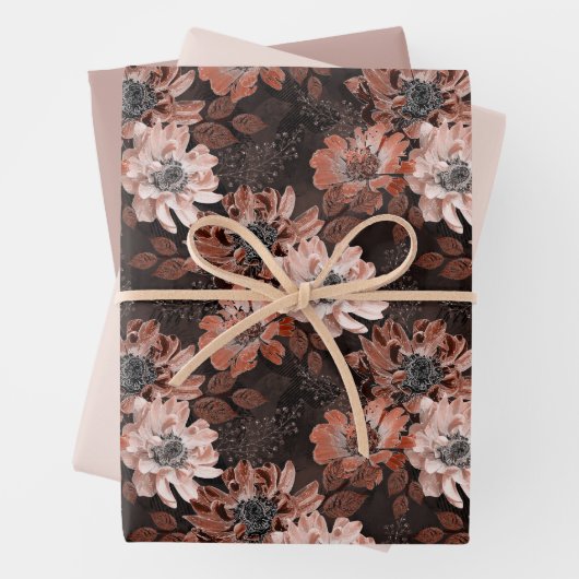 Creme, Teracote-Blume auf dunkelbraunem Hintergrun Geschenkpapier Set (Beispiel)