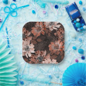 Creme, Teracote-Blume auf dunkelbraunem Hintergrun Pappteller (Party)