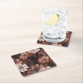 Creme, Teracote-Blume auf dunkelbraunem Hintergrun Rechteckiger Pappuntersetzer (Vor Ort)