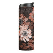 Creme, Teracote-Blume auf dunkelbraunem Hintergrun Thermosbecher (Nach links gedreht)