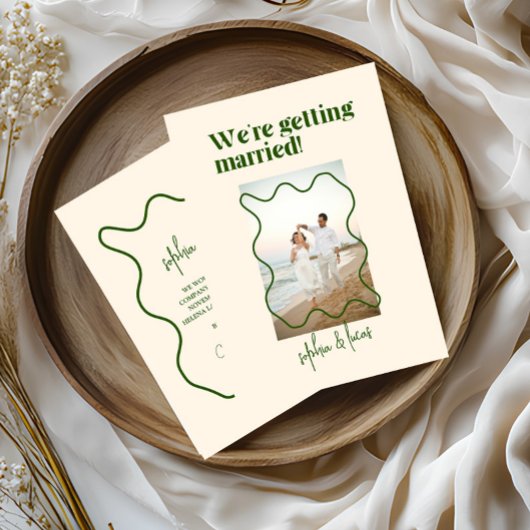 Creme und Green Simple Modern Wedding Einladung