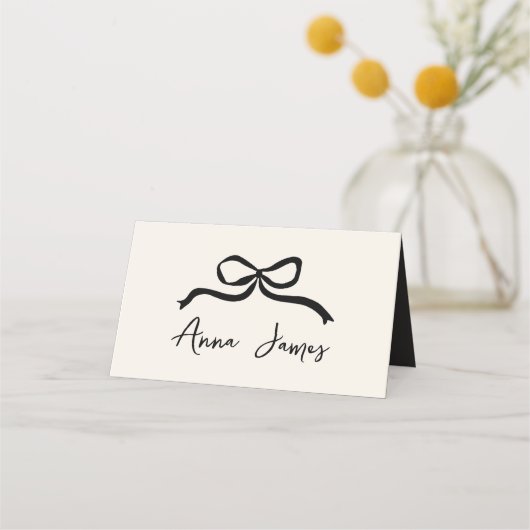 Creme und schwarzer, von der Hand gezogener Bug Platzkarte (Vorderseite)