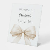 Cremebeige Bogen Sweet 16 willkommen Sockelschild (Vorderseite)