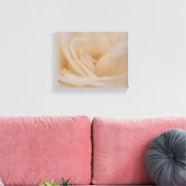 Cremefarbene Rose schließen Leinwanddruck (Insitu (Wohnzimmer))