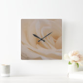 Cremefarbene Rose schließen Quadratische Wanduhr (Zuhause)
