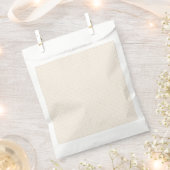 Cremefarbener Stoff mit subtiler, wiederholender,  Geschenktütchen (Ausgeschnitten)