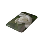Cremeweiße Magnolia-Blume Badematte (Schrägansicht)