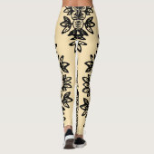 Cremmais mit schwarzem Damaskusmuster, athletisch Leggings (Rückseite)