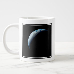 Crescent Earth wurde von der Apollo 4 Mission über Jumbo-Tasse