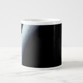 Crescent Earth wurde von der Apollo 4 Mission über Jumbo-Tasse (Vorderseite)
