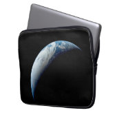 Crescent Earth wurde von der Apollo 4 Mission über Laptopschutzhülle (Vorderseite Links)