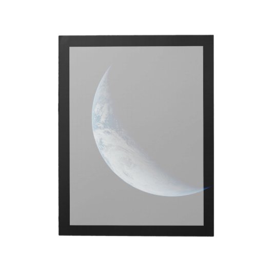 Crescent Earth wurde von der Apollo 4 Mission über Notizblock (Rotiert)
