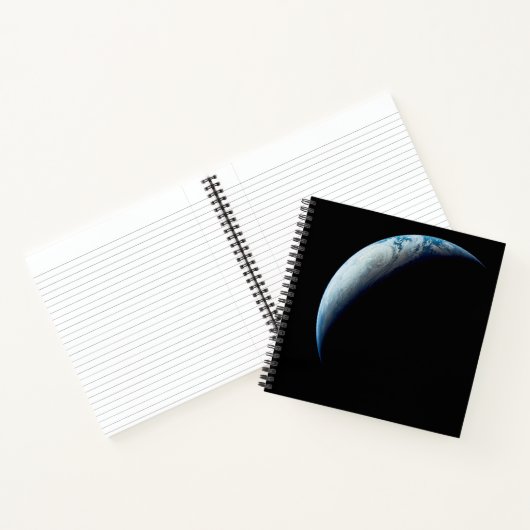 Crescent Earth wurde von der Apollo 4 Mission über Notizblock (Innenseite)