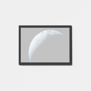 Crescent Earth wurde von der Apollo 4 Mission über Post-it Klebezettel