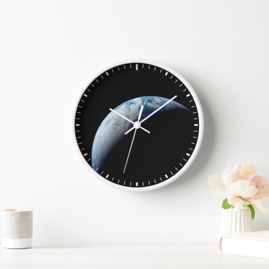 Crescent Earth wurde von der Apollo 4 Mission über Uhr (Zuhause)