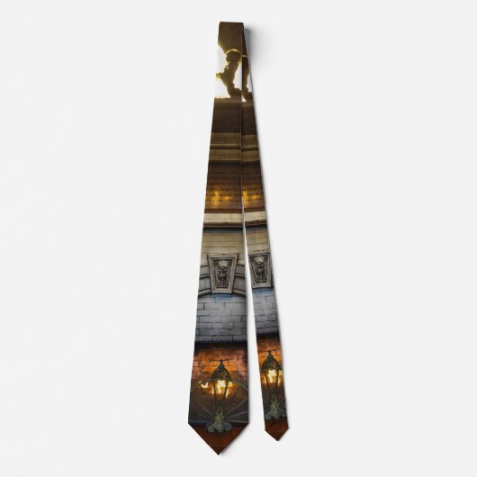 Crescent Hotel Fireplace Neck Tie Krawatte (Vorderseite)