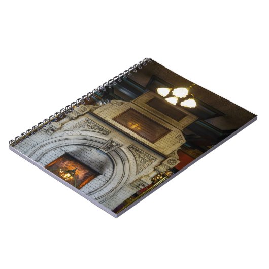 Crescent Hotel Fireplace Notizblock (Linke Seite)
