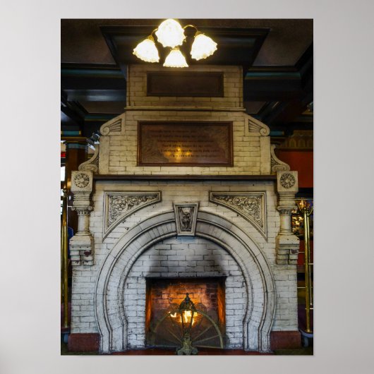 Crescent Hotel Fireplace Poster (Vorne)