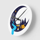 Crescent Moon Adventure Camping Runde Wanduhr (Winkel)