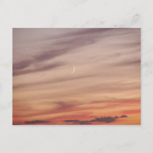 Crescent Moon in der Abenddämmerung Postkarte