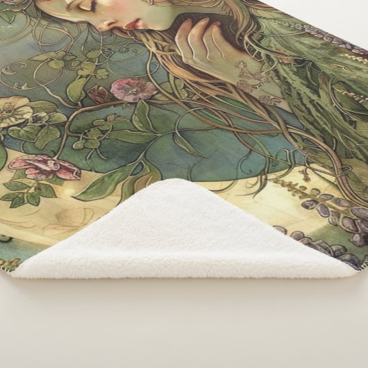 Crescent Moon Ostara Sherpadecke (3/4)