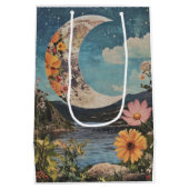 Crescent Moon über serene Landschaft Mittlere Geschenktüte (Rückseite)