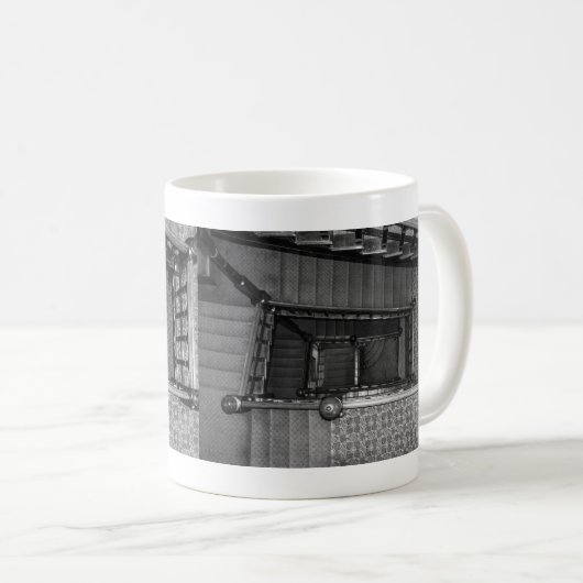 Crescent Treppenhaus Graustufen Tasse (VorderseiteRechts)