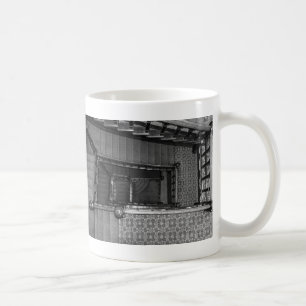 Crescent Treppenhaus Graustufen Tasse