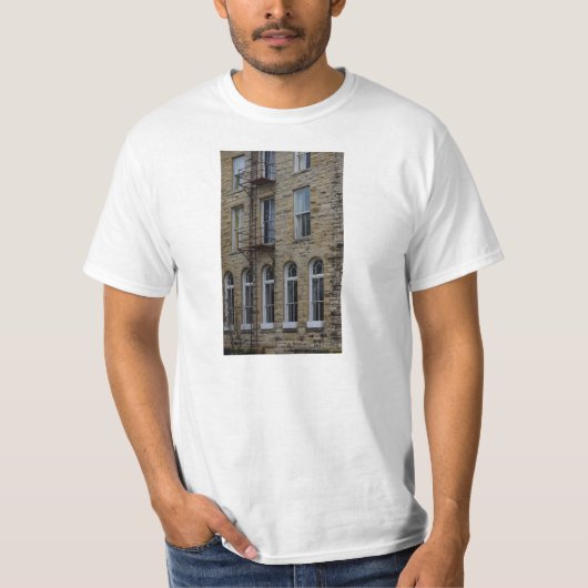 Crescent Wall T-Shirt (Vorderseite)