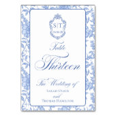 Crest Monogram Blaues Blumen-Script Dreizehn Tischnummer (Vorderseite)