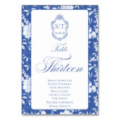 Crest Monogram Blue Floral Script Thirteen 8 Names Tischnummer (Vorderseite)