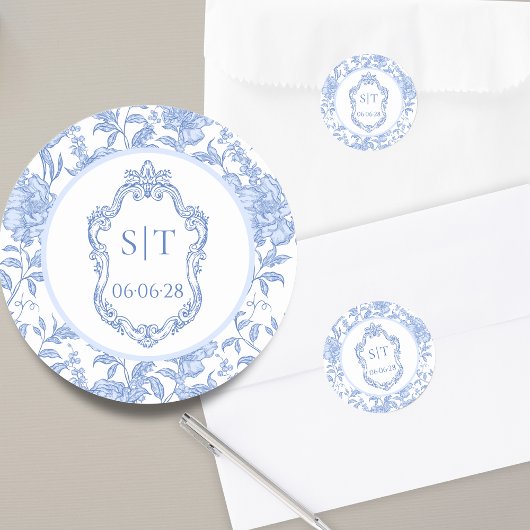 Crest Monogram Delft Blau Florale Hochzeit Runder Aufkleber