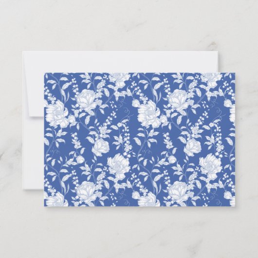 Crest Monogram Delft Blue Floral Script RSVP Karte (Rückseite)