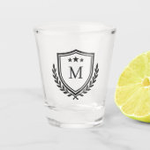 Crest-Monogrammschild und Lorbeer-Design Schnapsglas (Vorderseite)