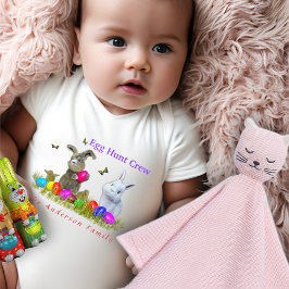 Crew der Eierjagd Personalisiert Familienname Baby Strampler