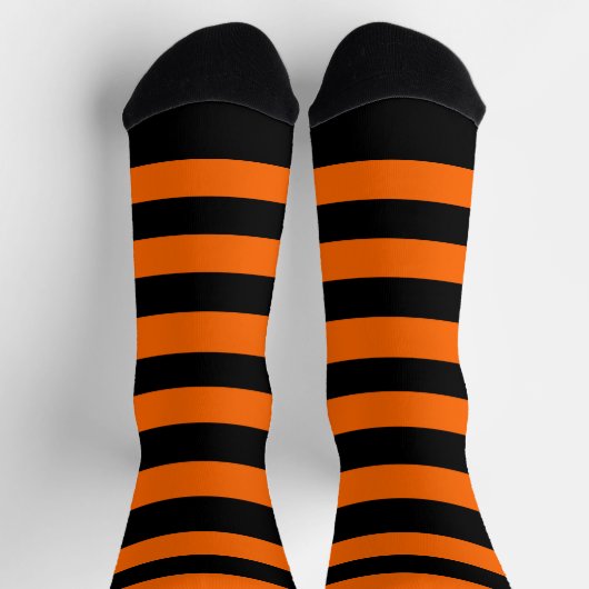 Crew-Socken aus orangefarbenem/schwarzem Streifen Socken (Oben)
