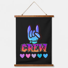 Crew Typografie Wandteppich Mit Holzrahmen